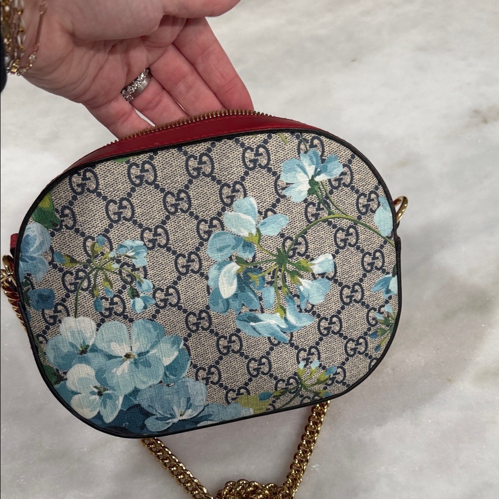 Gucci Blue Floral Crossbody Bag with Gold Chain - Picture 6 of 6